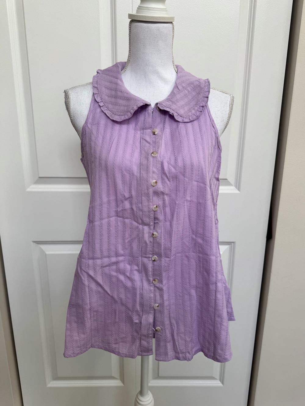 Tankaneo - Sleeveless Lavender Button-Front Top with Peter Pan Collar (small)